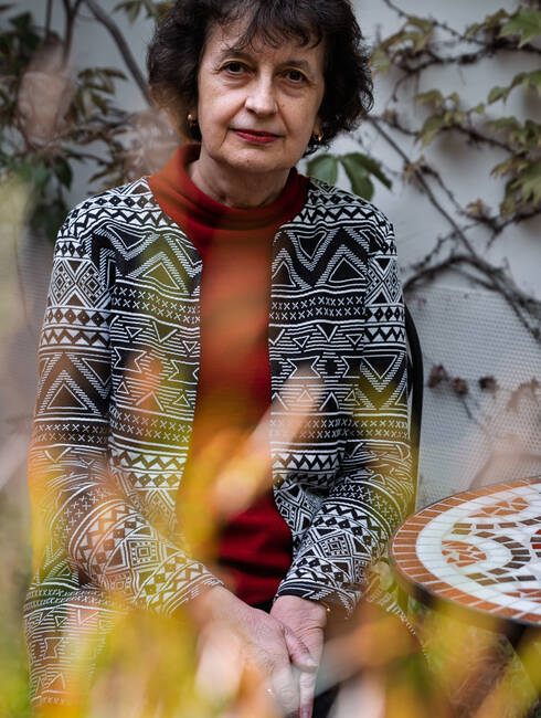 Iris Szeghy